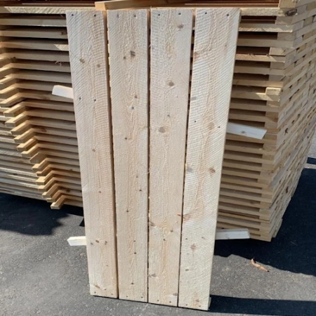 Деревянные настилы на складе