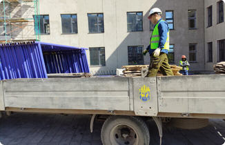 Заказ из магазина в машине